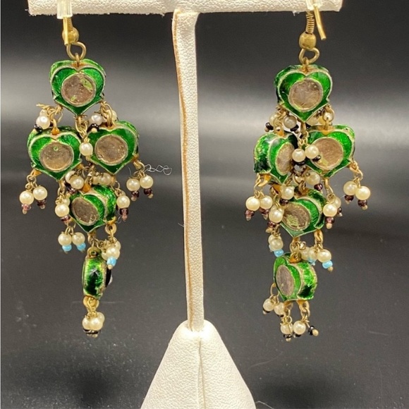 Vintage bohemian dangling heart shaped earrings with rhinestones and pearl - Picture 5 of 5